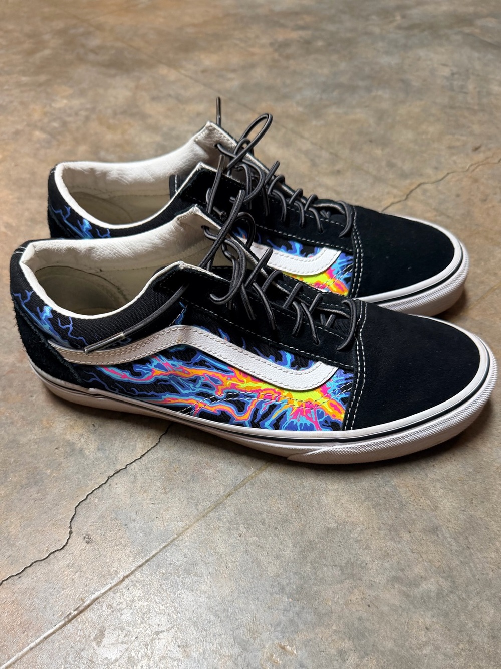 Vans Black Electric Flame Low-Top Sneakers w Lightning Design That Glows